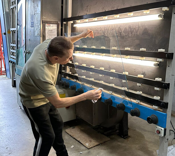 Same-day glass supply in Manchester